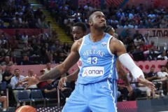NBA交易传闻：雄鹿队瞄准热火球员，维金斯与字母哥组合前景引热议
